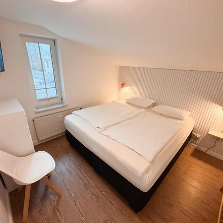 Waldstrasse, Whg 17 *